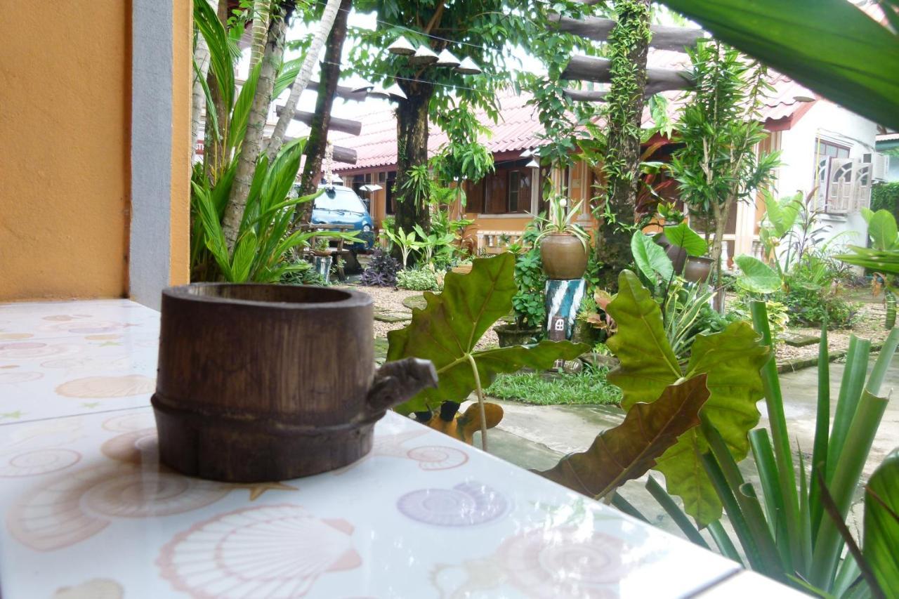 Khamphouy Guesthouse チャンパーサック エクステリア 写真
