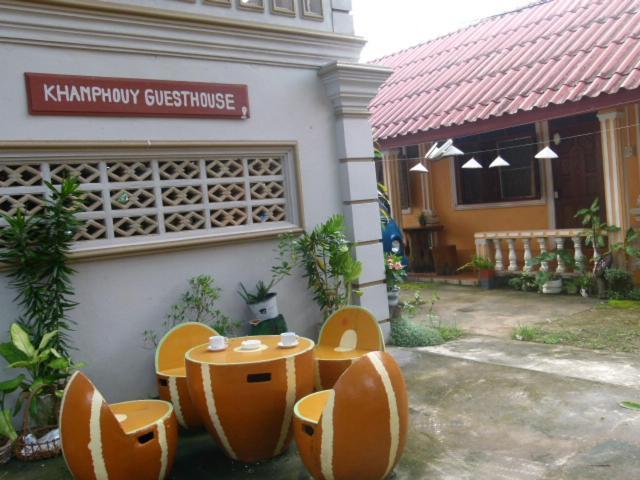 Khamphouy Guesthouse チャンパーサック エクステリア 写真