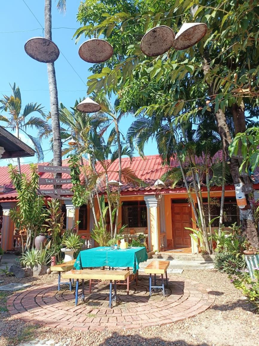 Khamphouy Guesthouse チャンパーサック エクステリア 写真