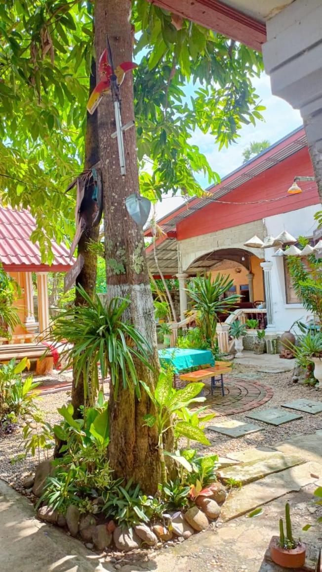 Khamphouy Guesthouse チャンパーサック エクステリア 写真